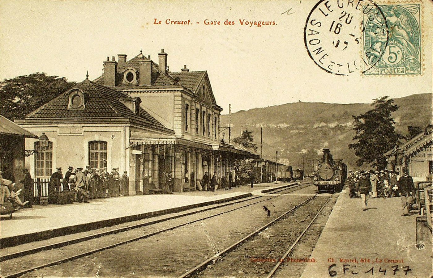 Le Creusot. Gare des voyageurs.