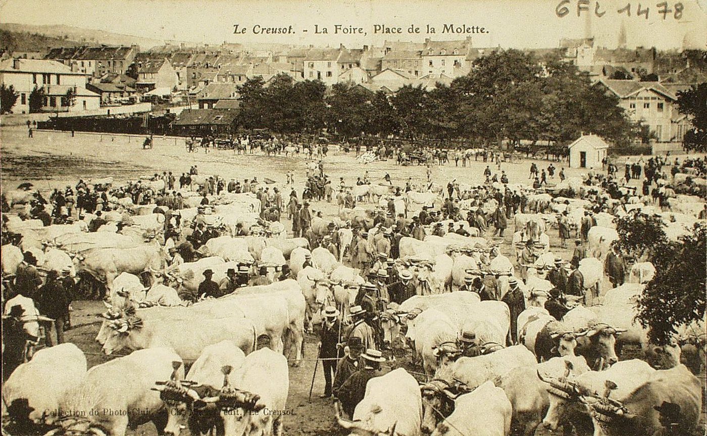 Le Creusot. La Foire. Place de la Molette.