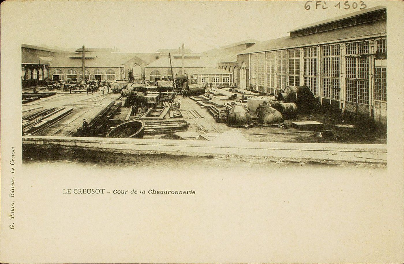 Le Creusot. Cour de la chaudronnerie.