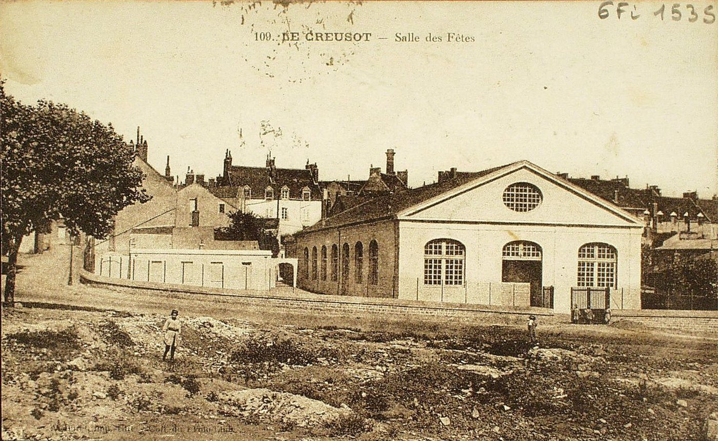 Le Creusot. Salle des fêtes.