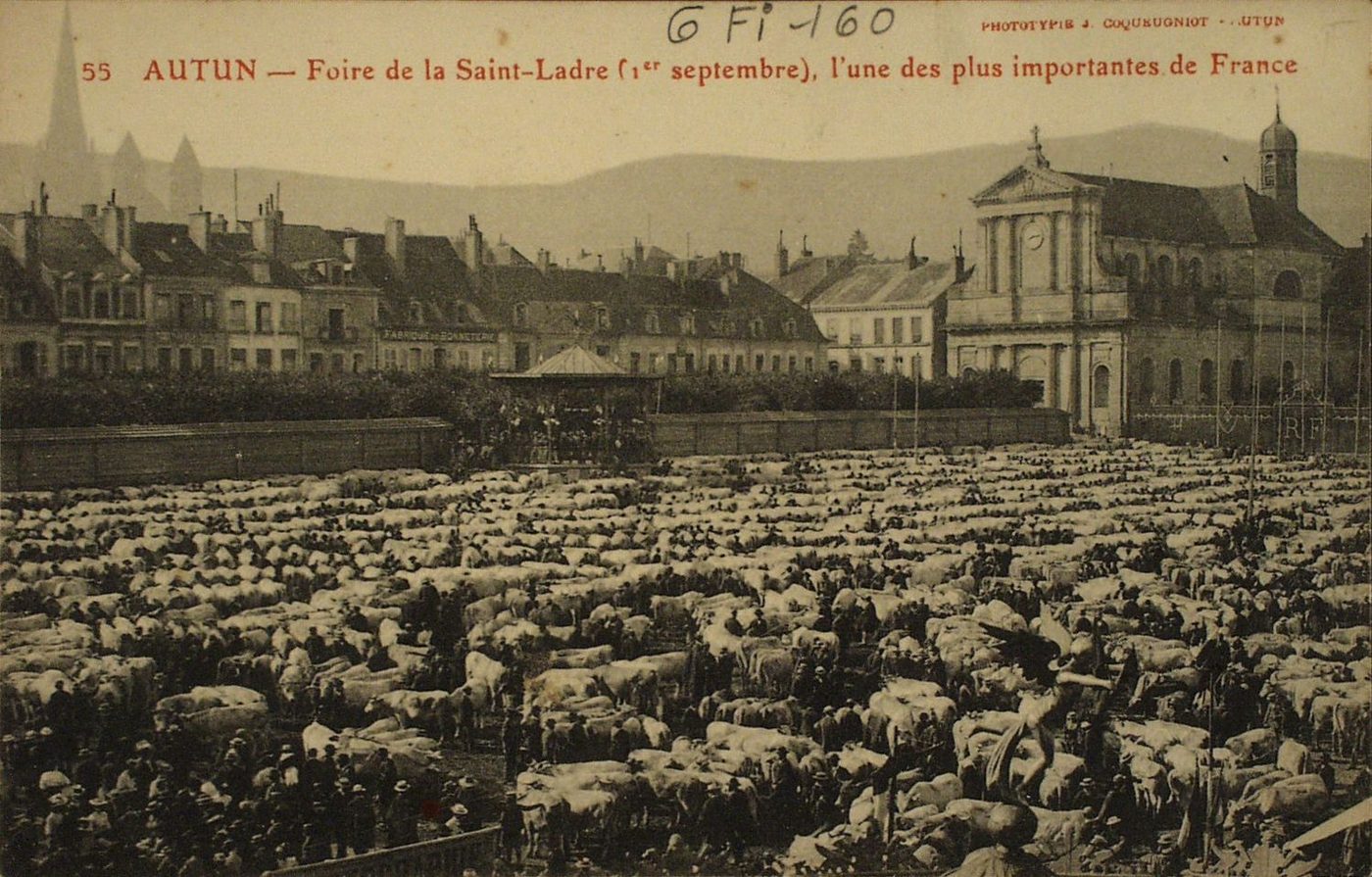 Autun. Foire de la Saint-Ladre (1er septembre), l'une des plus importantes de France.