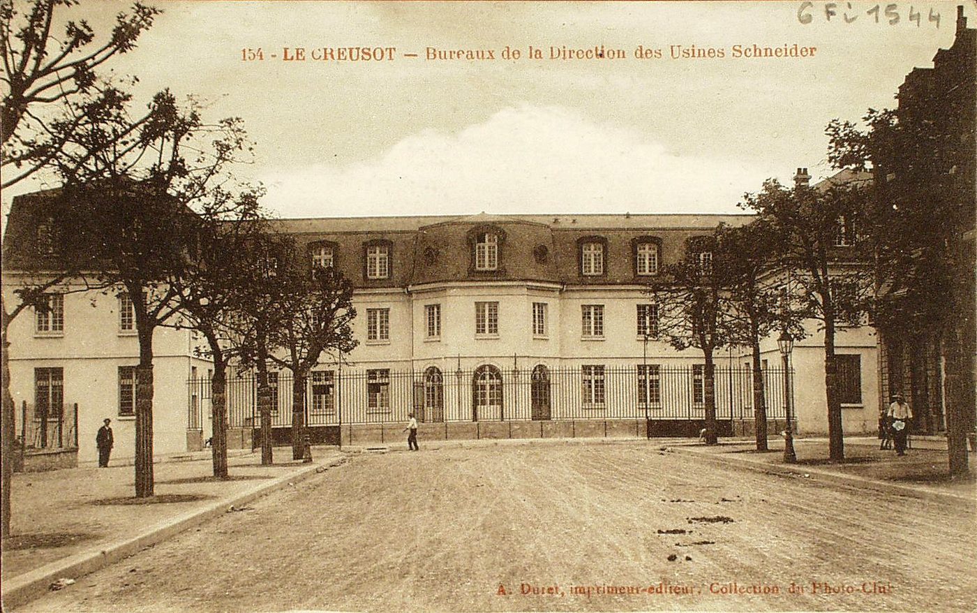Le Creusot. Bureaux de la direction des usines Schneider.
