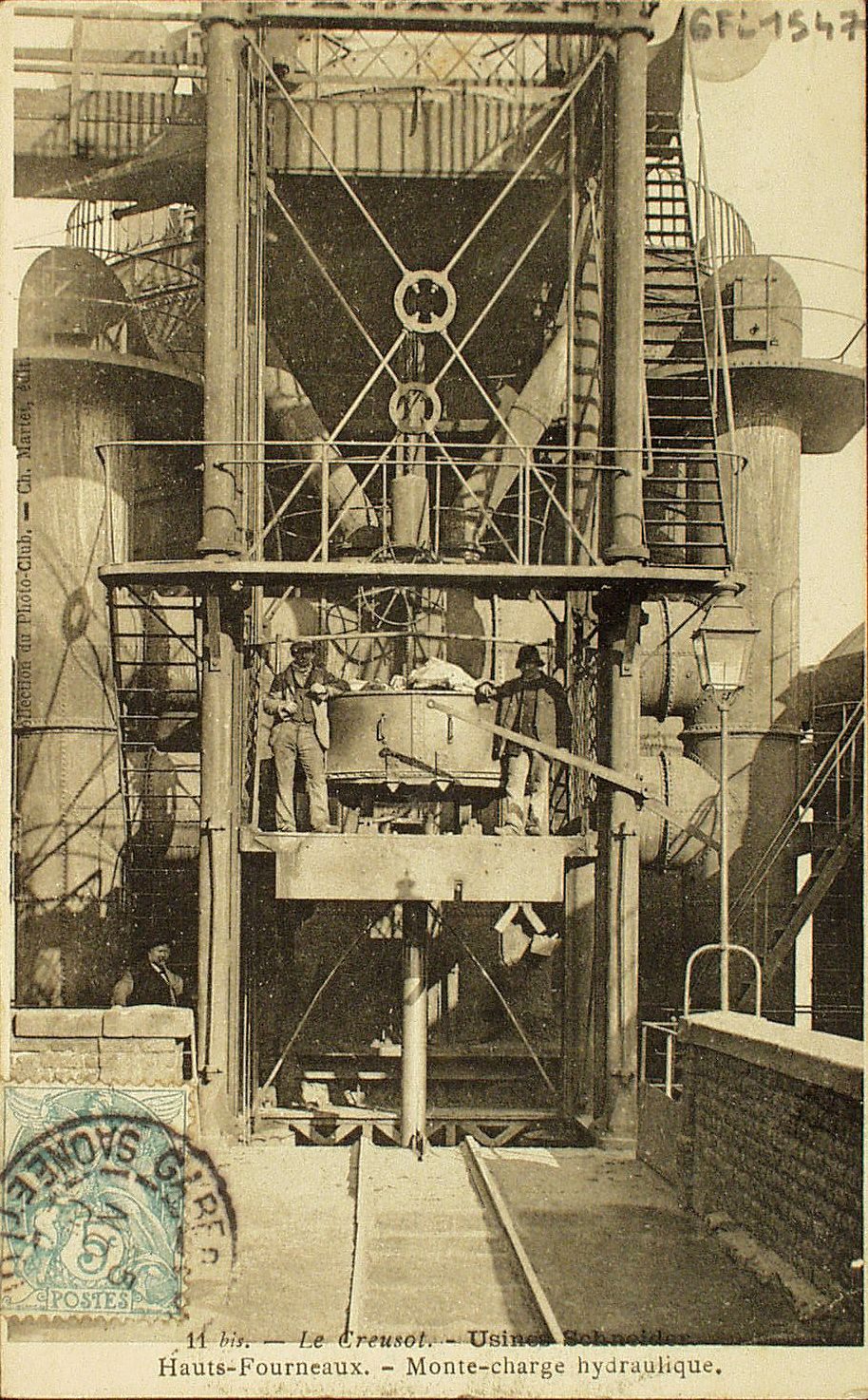 Le Creusot. Usine hydraulique. Hauts fourneaux. Monte-charge hydraulique.