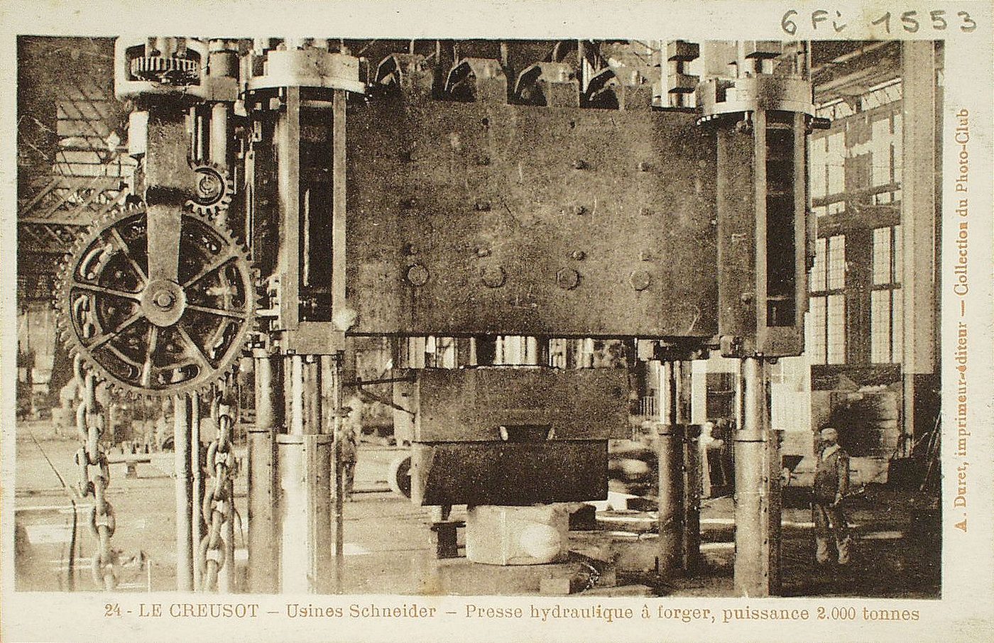 Le Creusot. Usines Schneider. Presse hydraulique à forger, puissance 2000 tonnes.