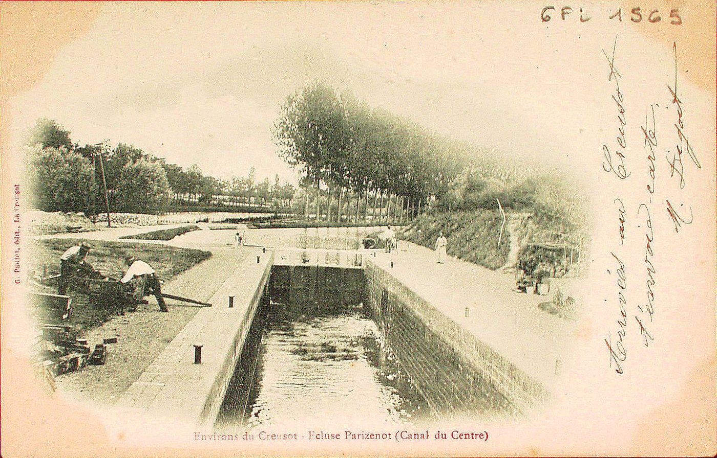 Environs du Creusot. Ecluse Parizenot (canal du Centre).