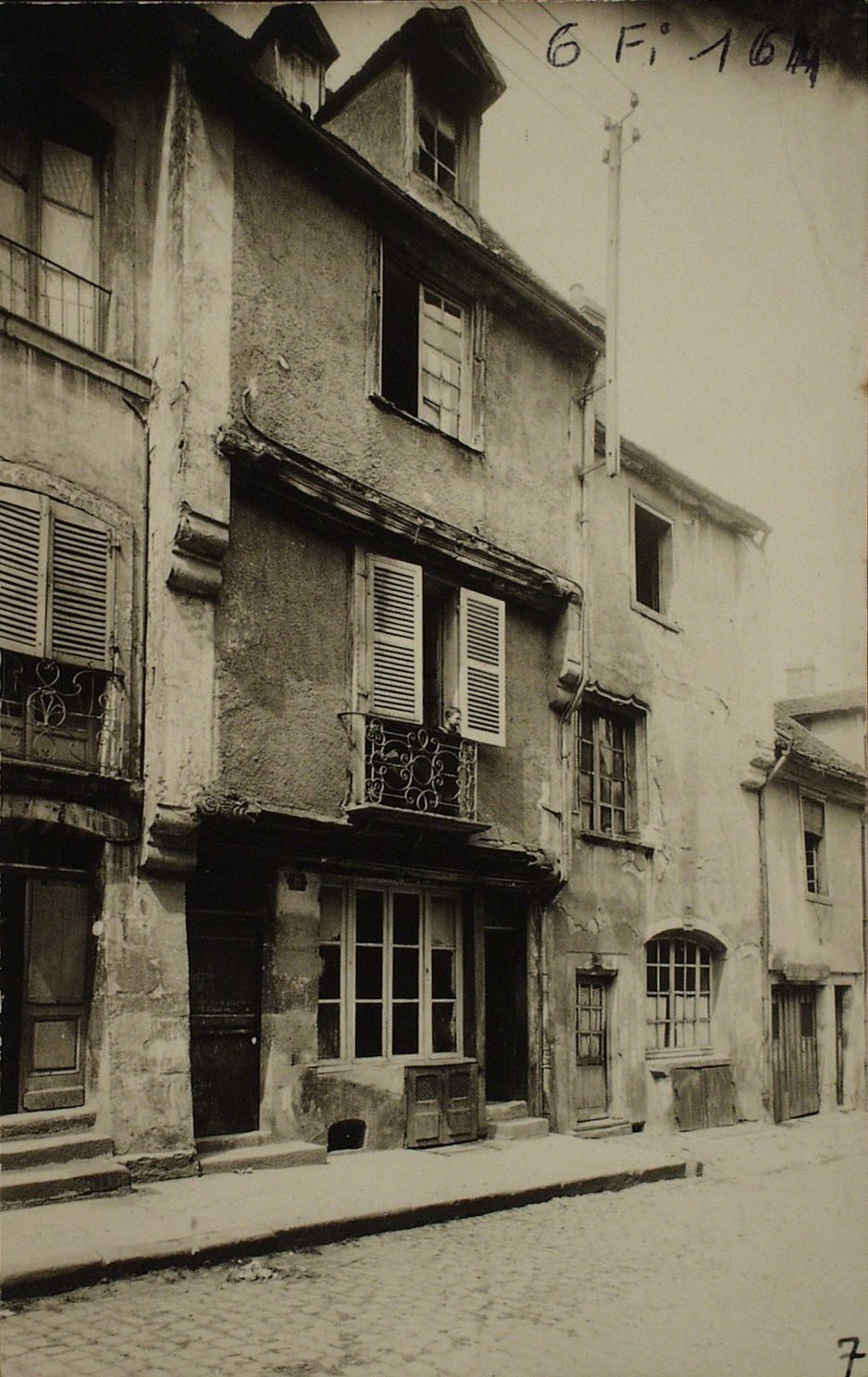 Autun.
