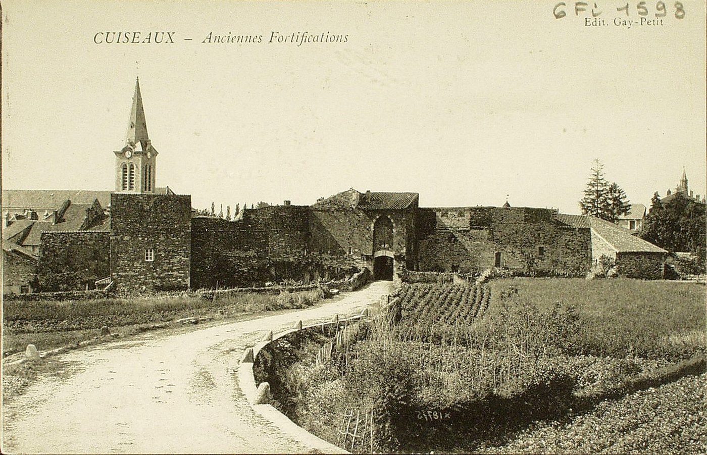 Cuiseaux. Anciennes fortifications.