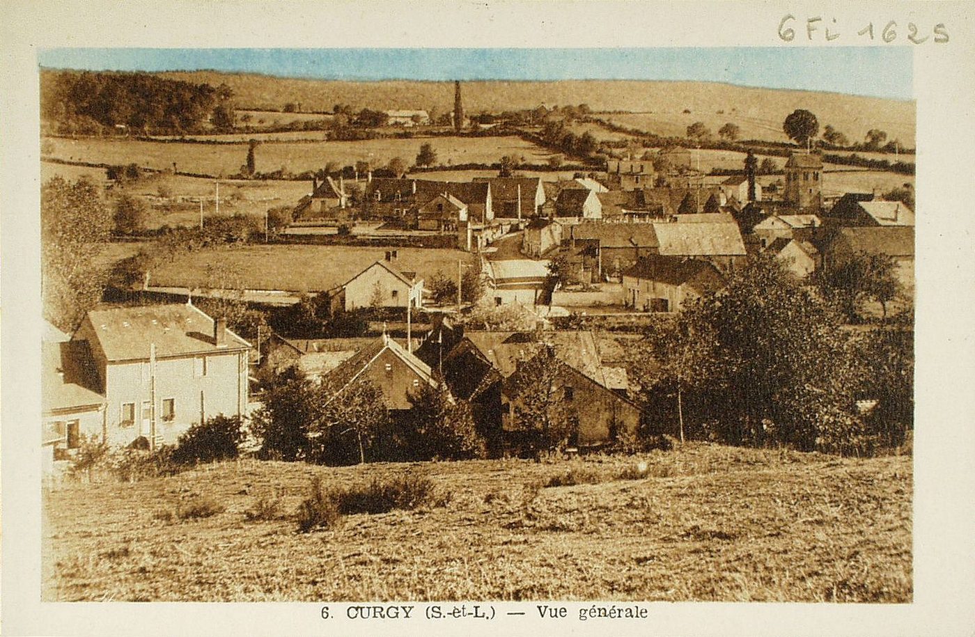 Curgy. Vue générale.