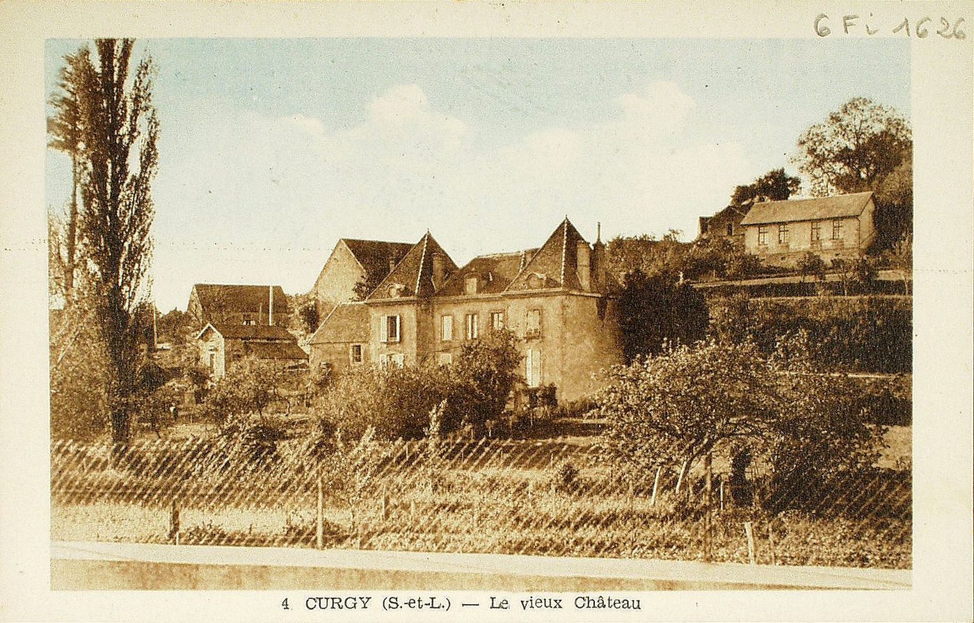 Curgy. Le vieux château.