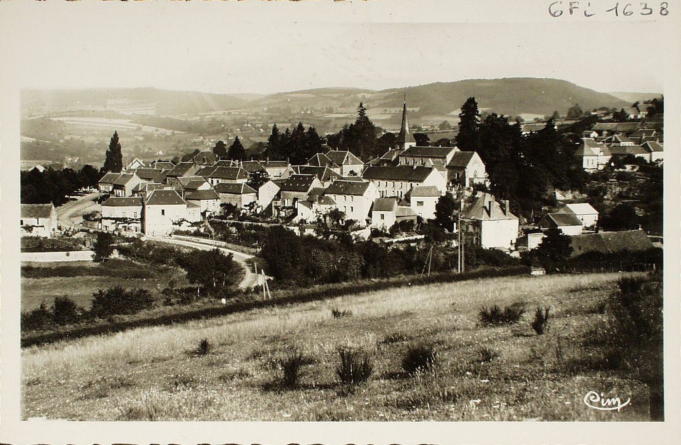 Cussy-en-Morvan. Vue générale.