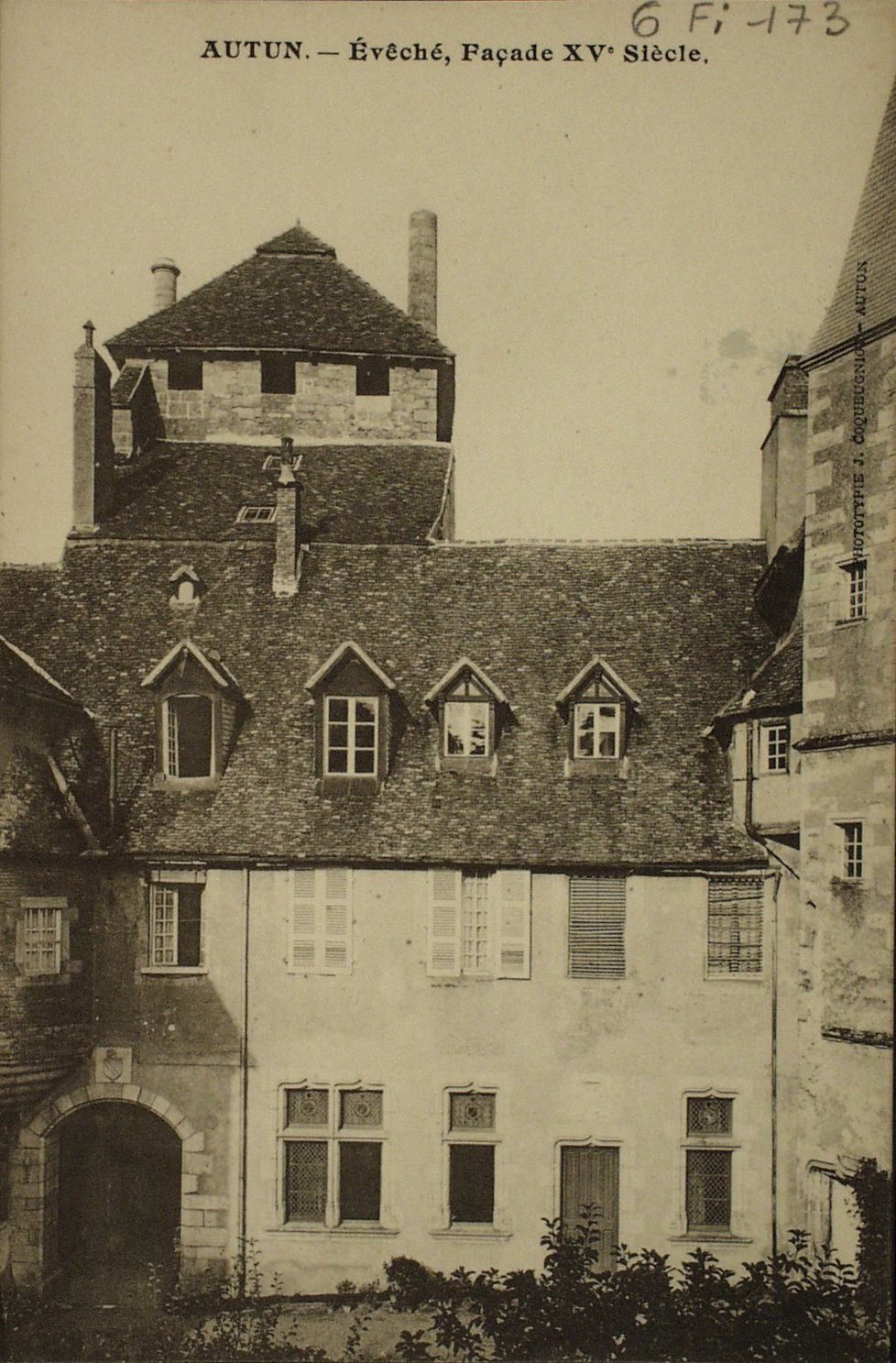 Autun. Evêché, façade XVe s.