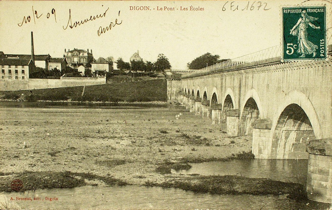 Digoin. Le pont. Les écoles.