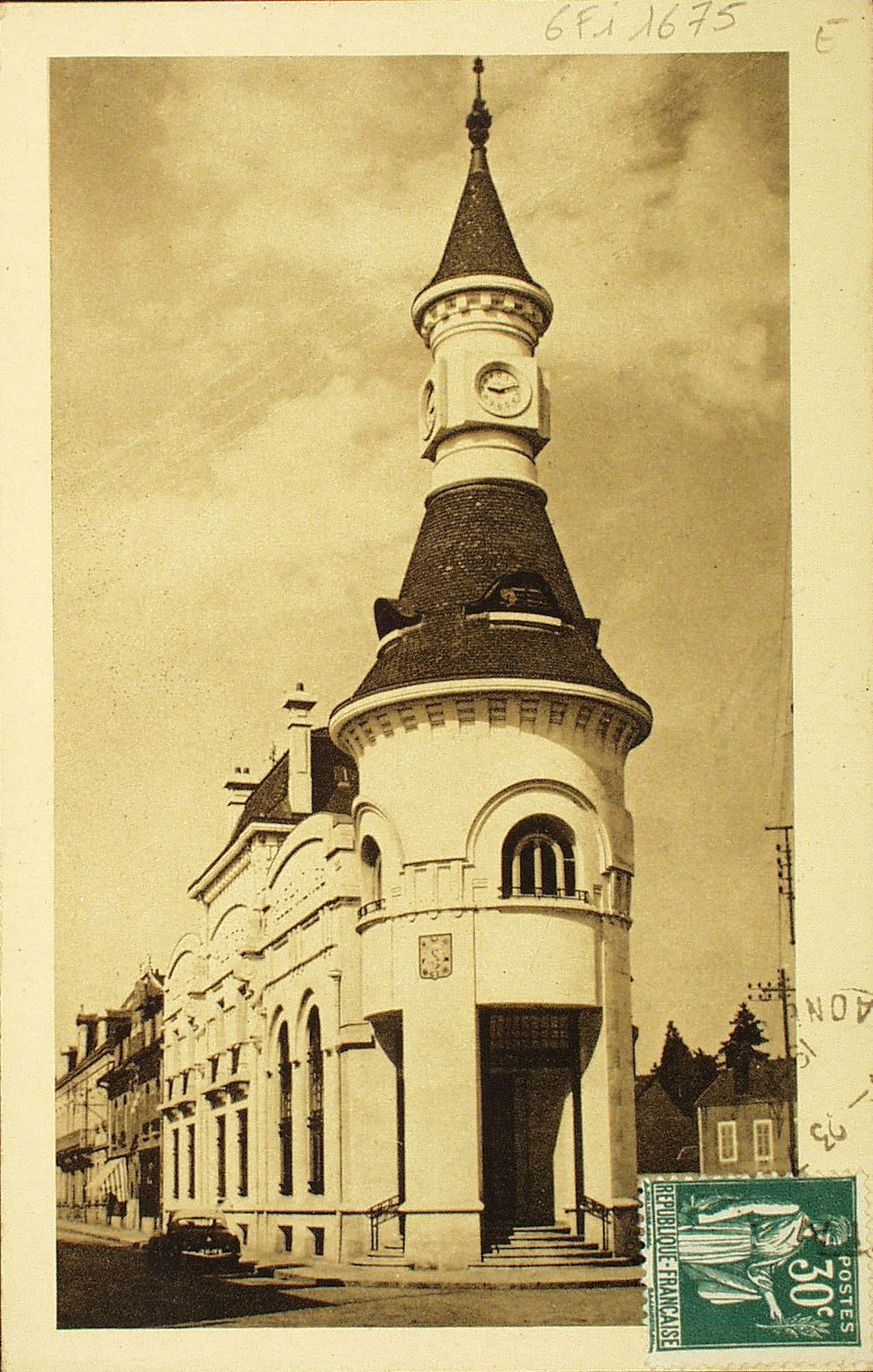 Digoin. Le nouvel hôtel des postes. Architecte Marius Mallord.