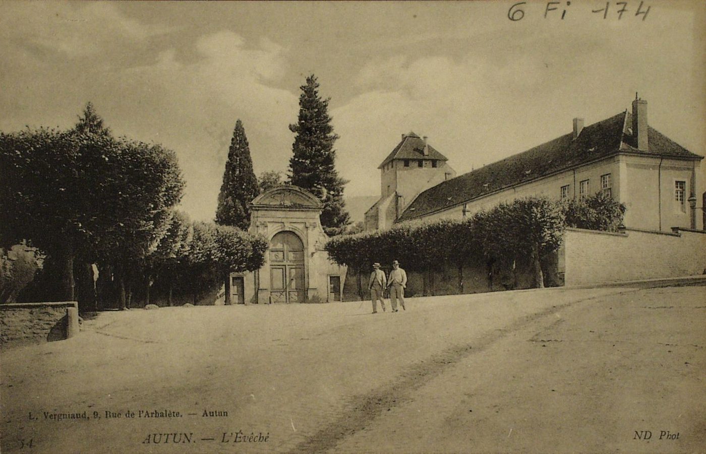 Autun. L'évêché.