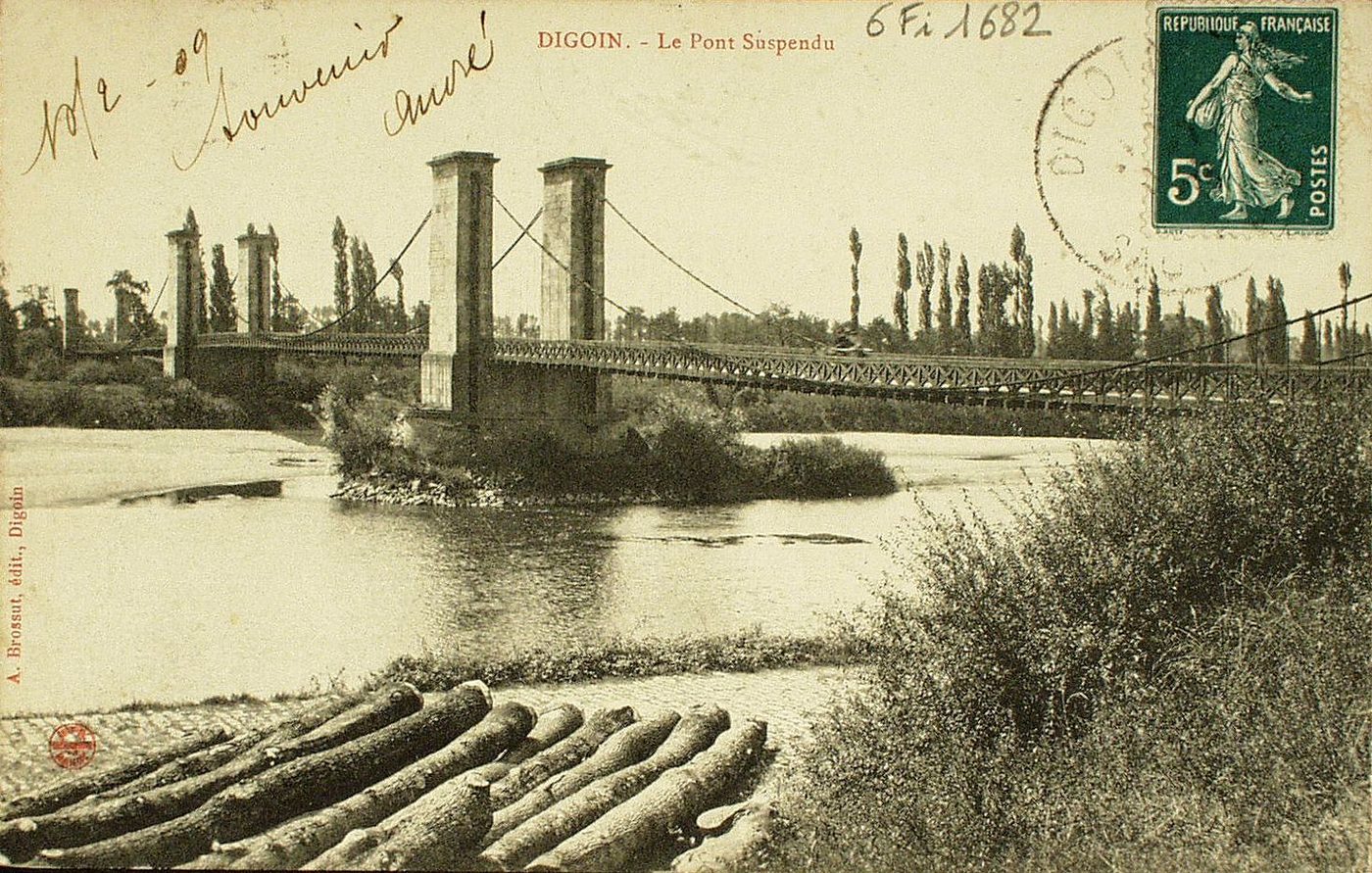 Digoin. Le pont suspendu.