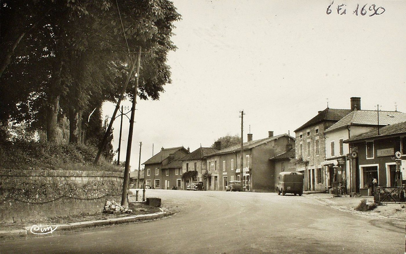 Dommartin-lès-Cuiseaux. Place du marché.