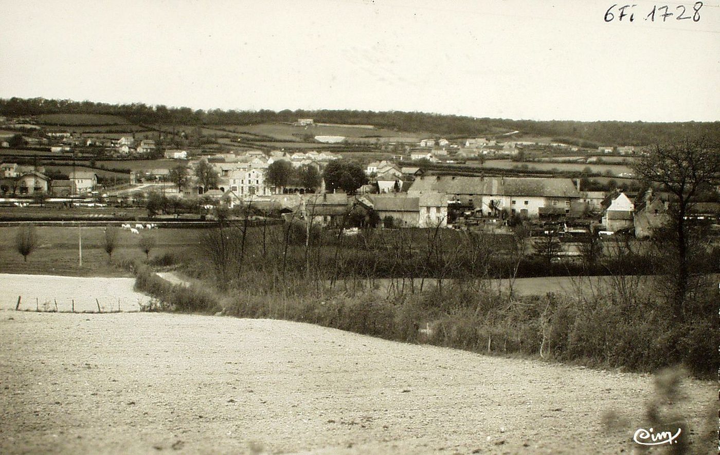 Ecuisses. Vue générale.