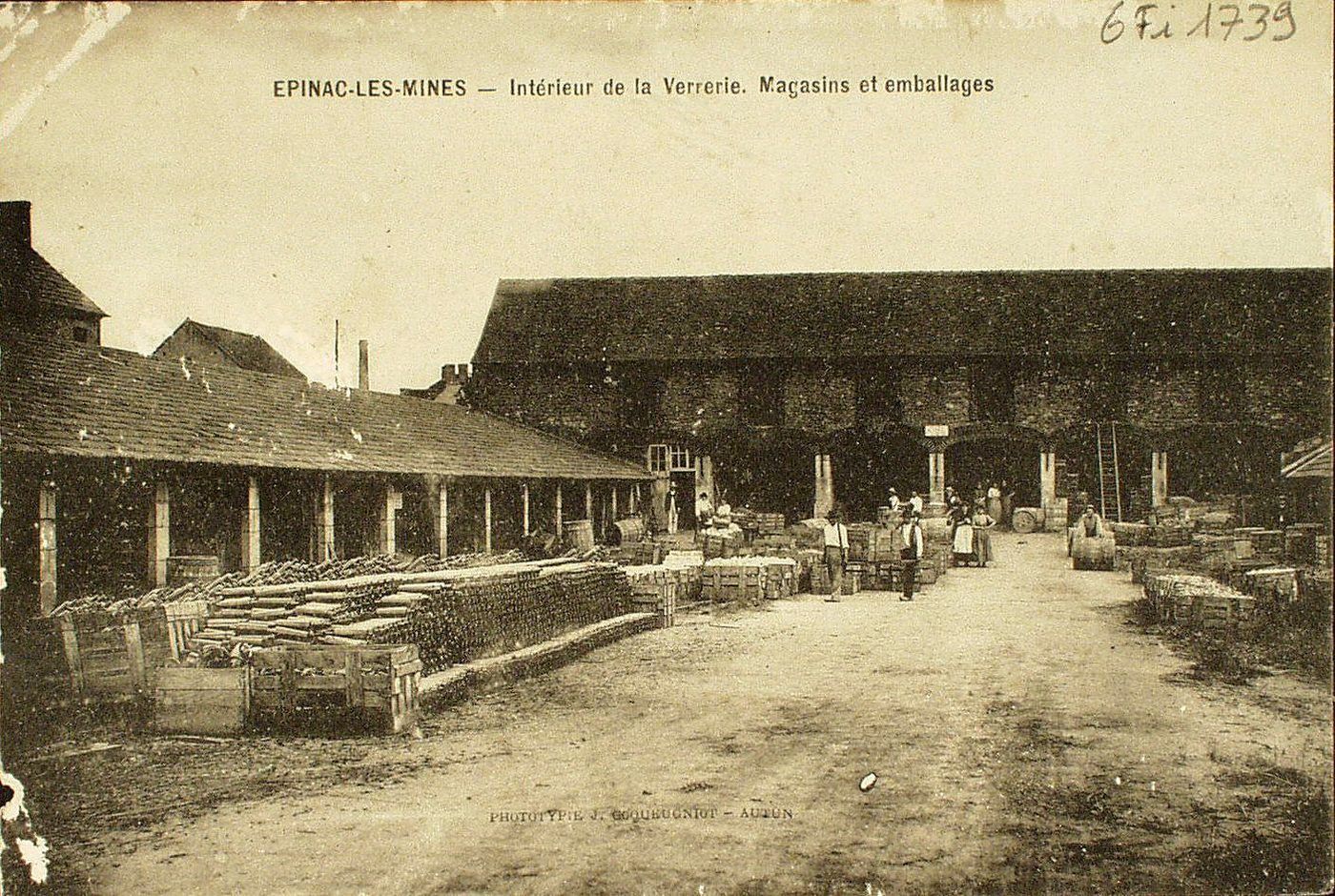 Epinac-les-Mines. Intérieur de la verrerie. Magasins et emballages.
