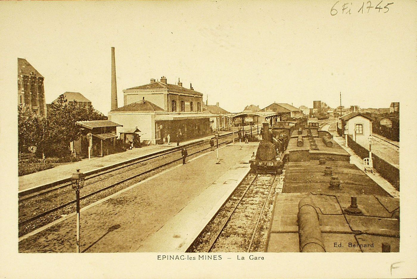 Epinac-les-Mines. La gare.