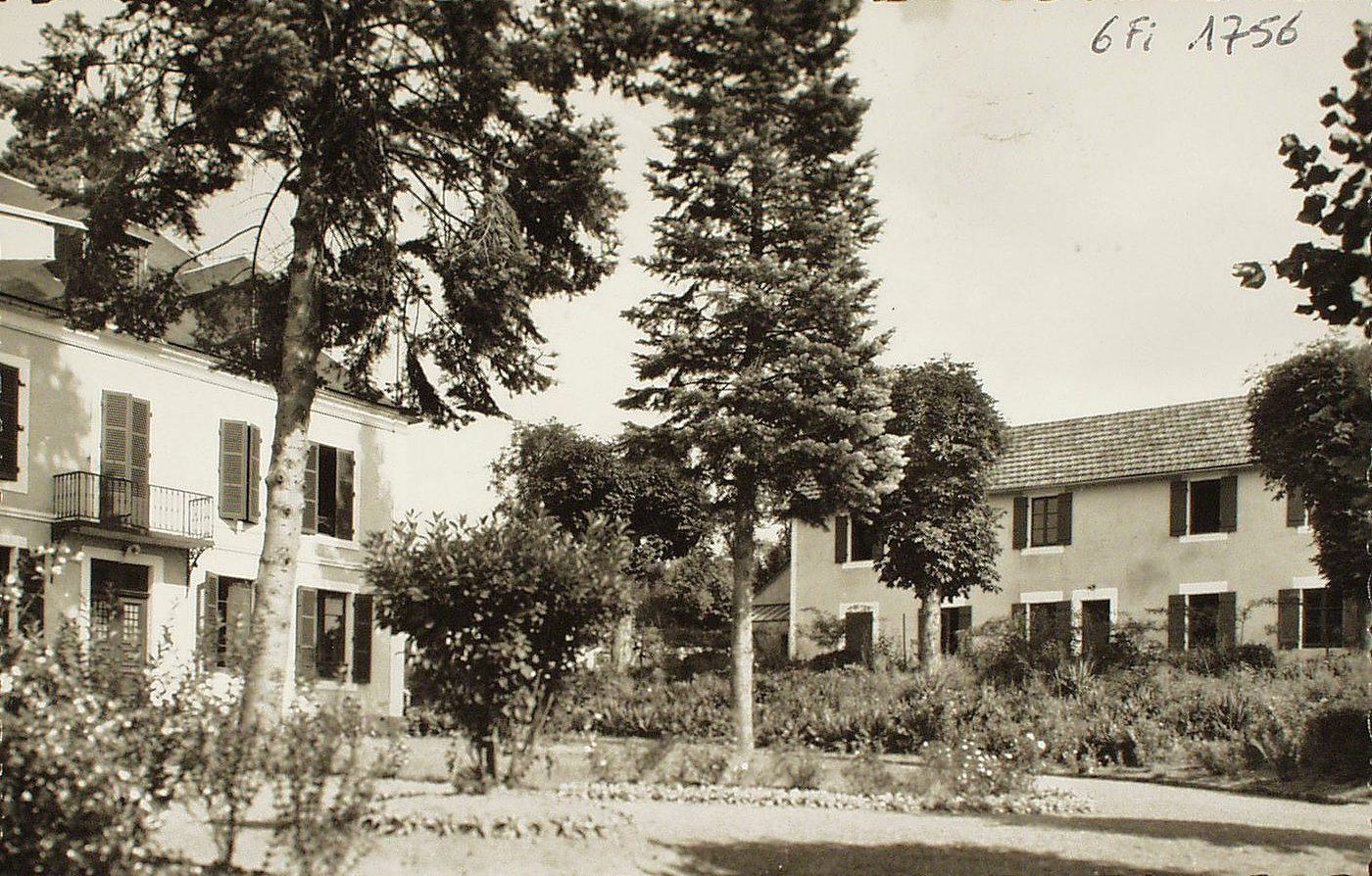 Epinac-les-Mines. Maison de retraite Fougerolle.