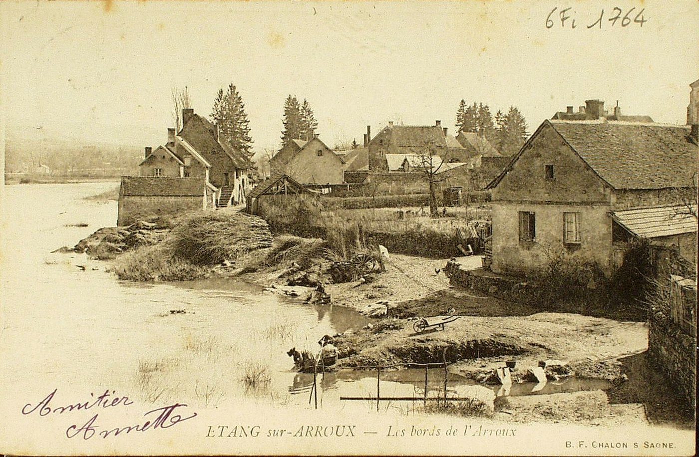 Etang-sur-Arroux. Les bords de l'Arroux.