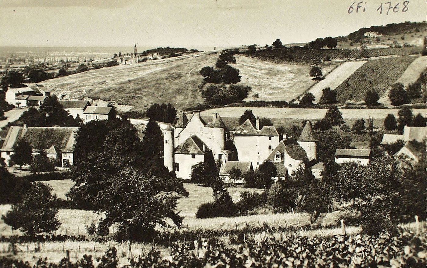 Etrigny. Vue générale. Hameau de Balleure.