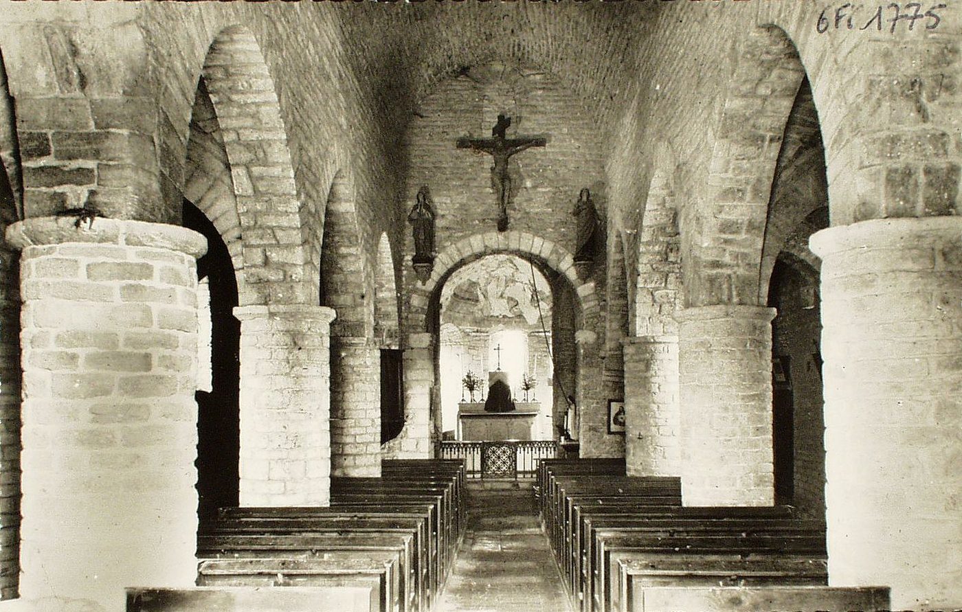Farges-lès-Macon. Intérieur de l'église.