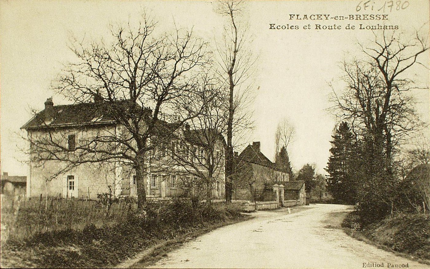 Flacey-en-Bresse. Ecoles et route de Louhans.