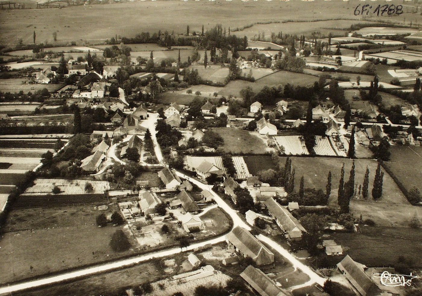 Flacey-en-Bresse. Vue panoramique aérienne.
