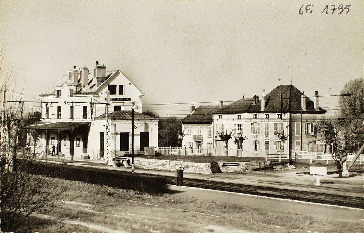 Fleurville. Gare de Fleurville.