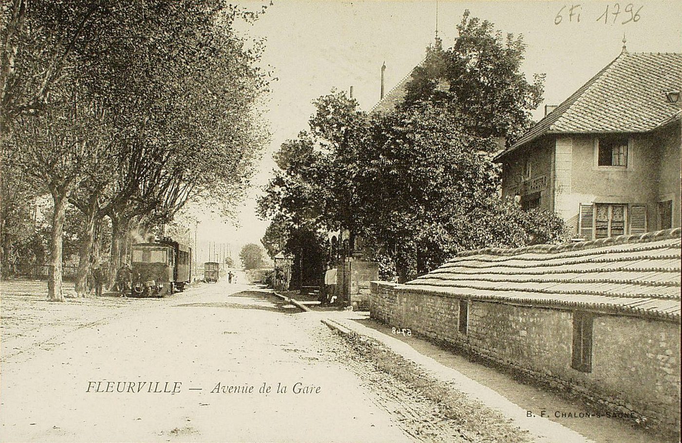 Fleurville. Avenue de la Gare.