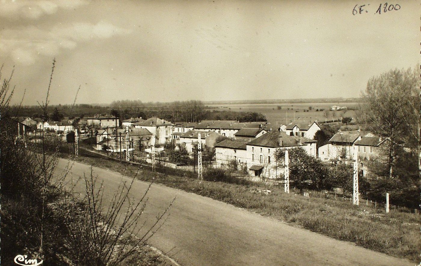 Fleurville. Quartier de la gare.