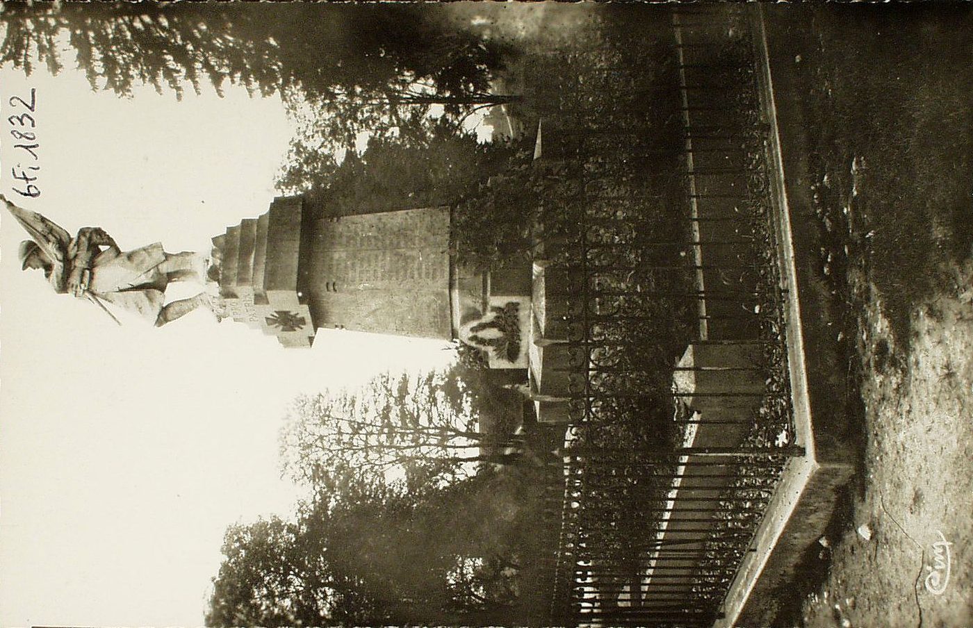 Frangy. Monument aux morts.