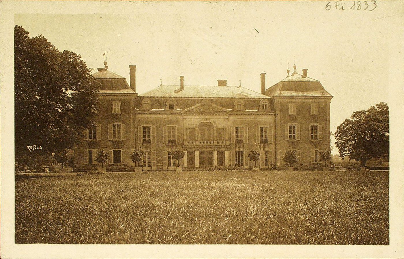 Frontenard. Château de Varenne-sur-le-Doubs.