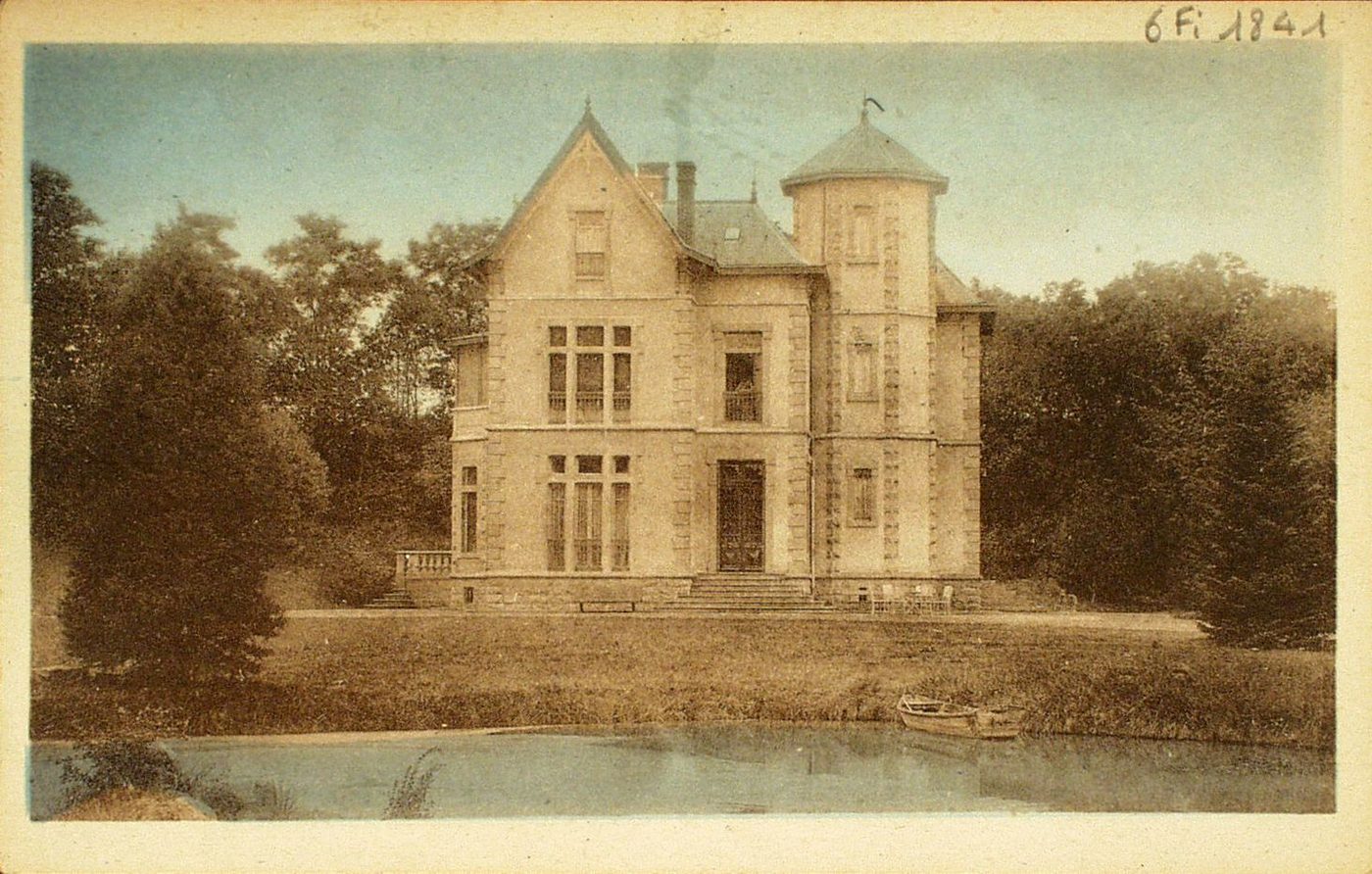Génélard. Villa les Champs.