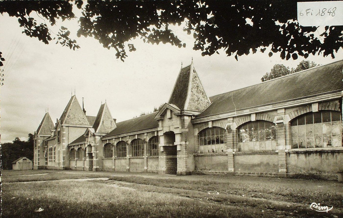 Génélard. Les écoles.