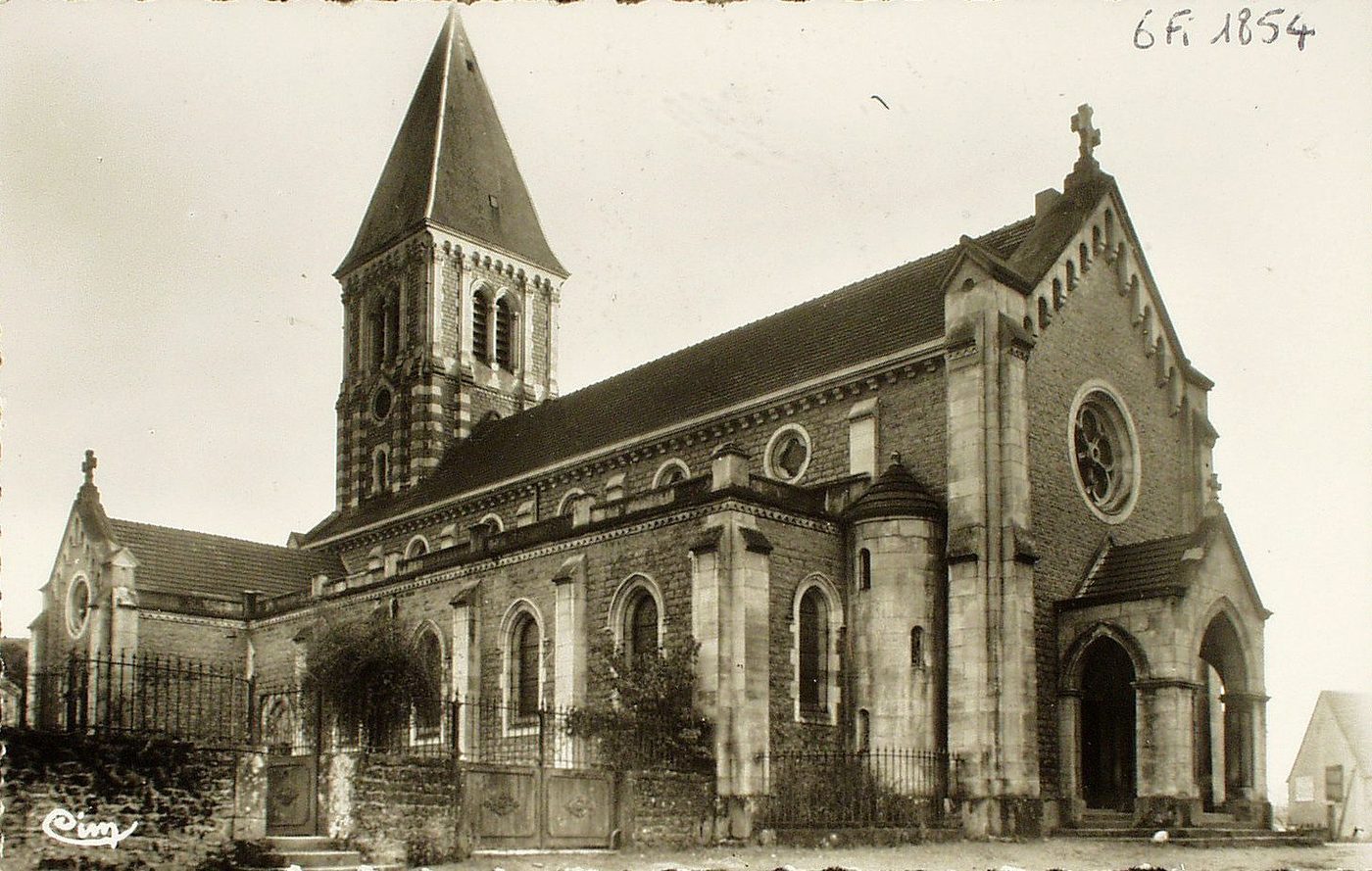 Génélard. L'église.