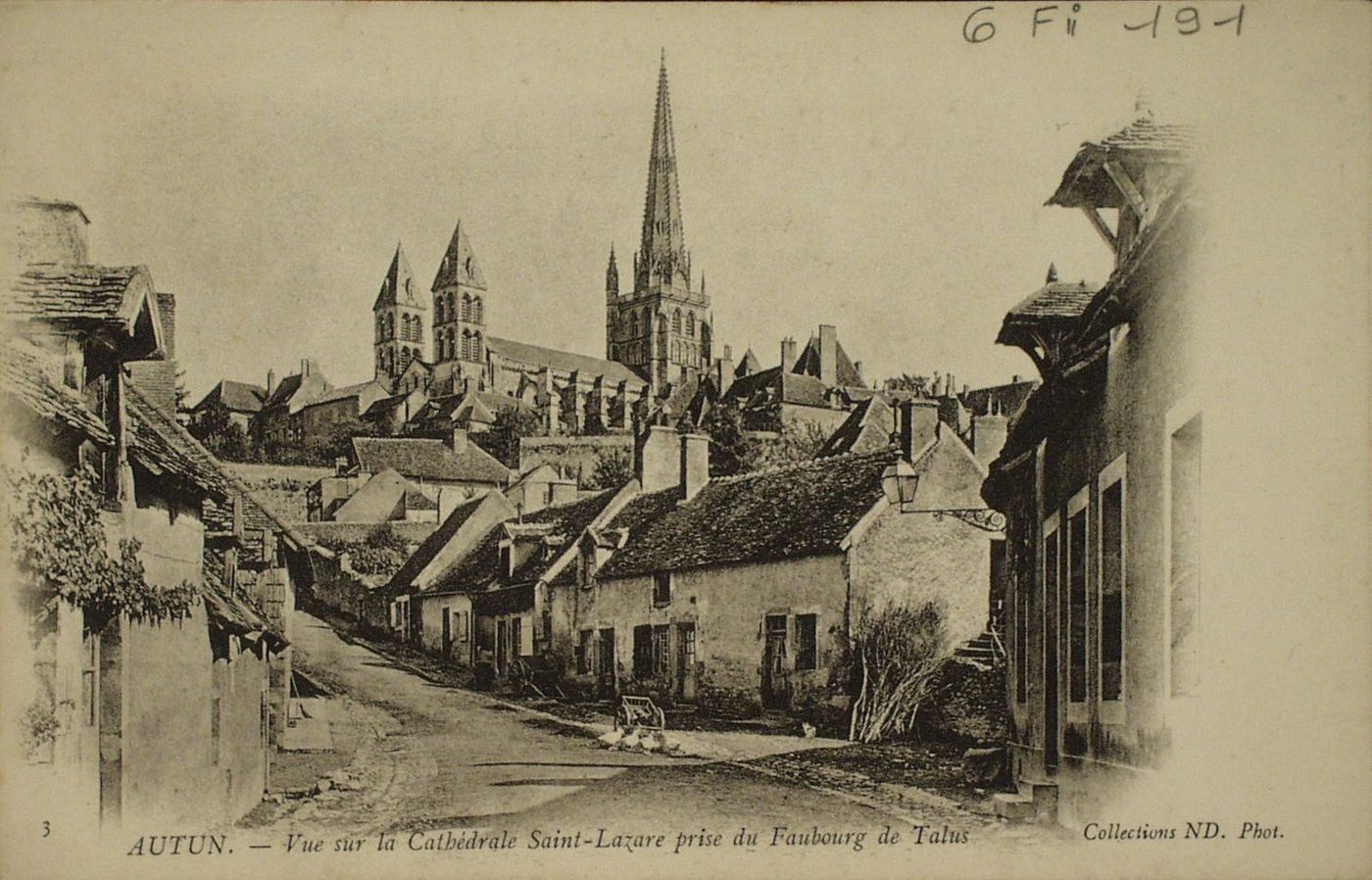 Autun. Vue de la cathédrale Saint-Lazare prise du faubourg de Talus.
