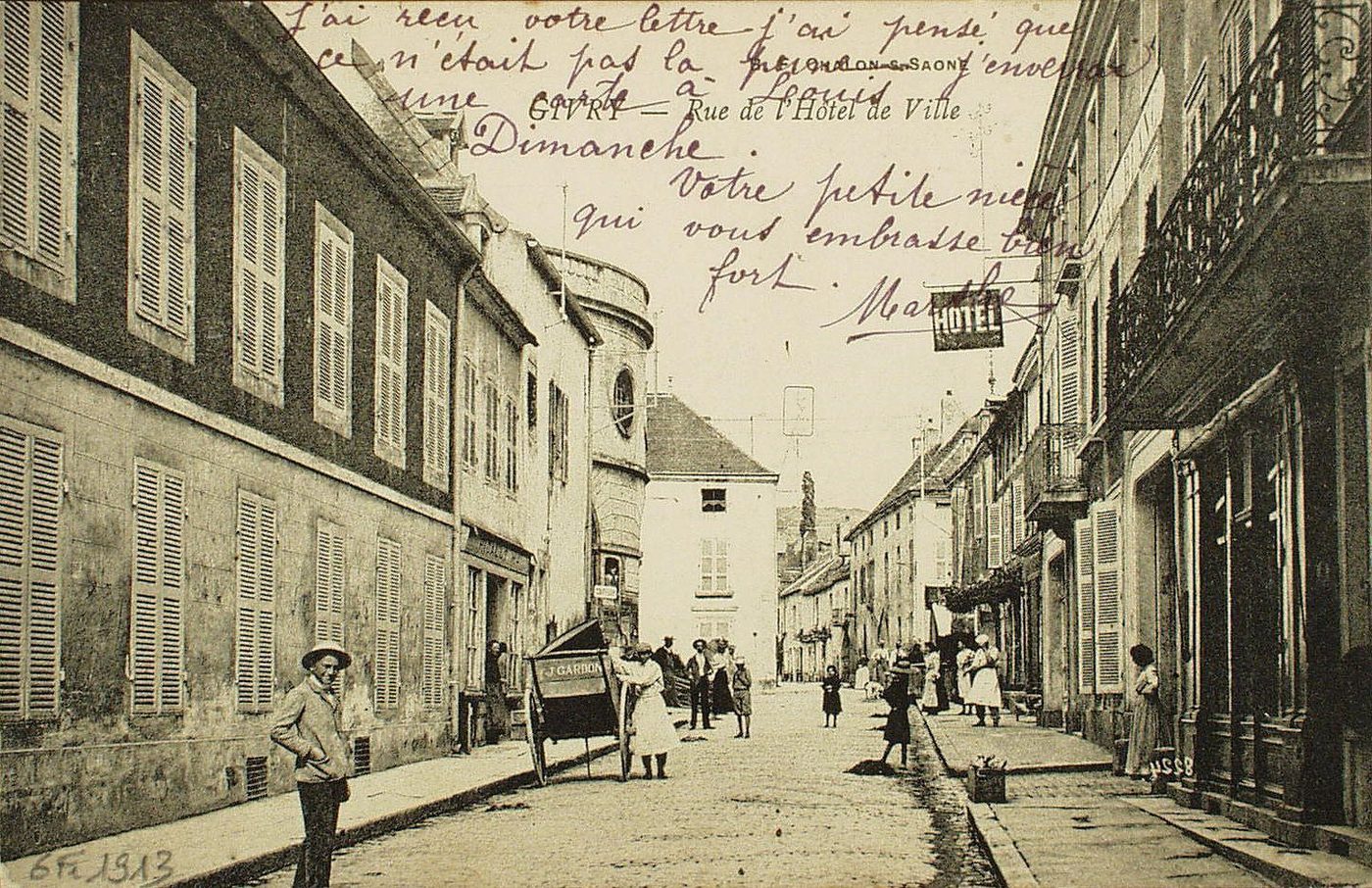 Givry. Rue de l'hôtel de ville.