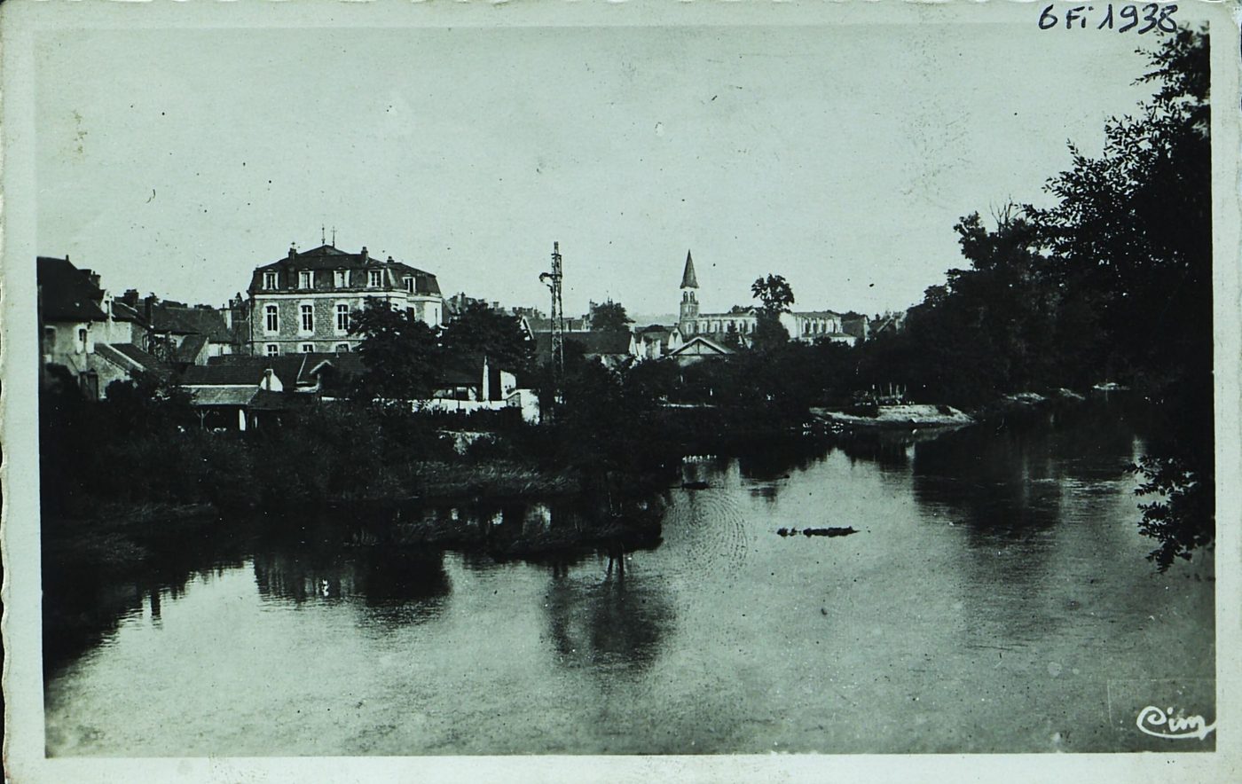 Gueugnon. Vue sur l'Arroux.
