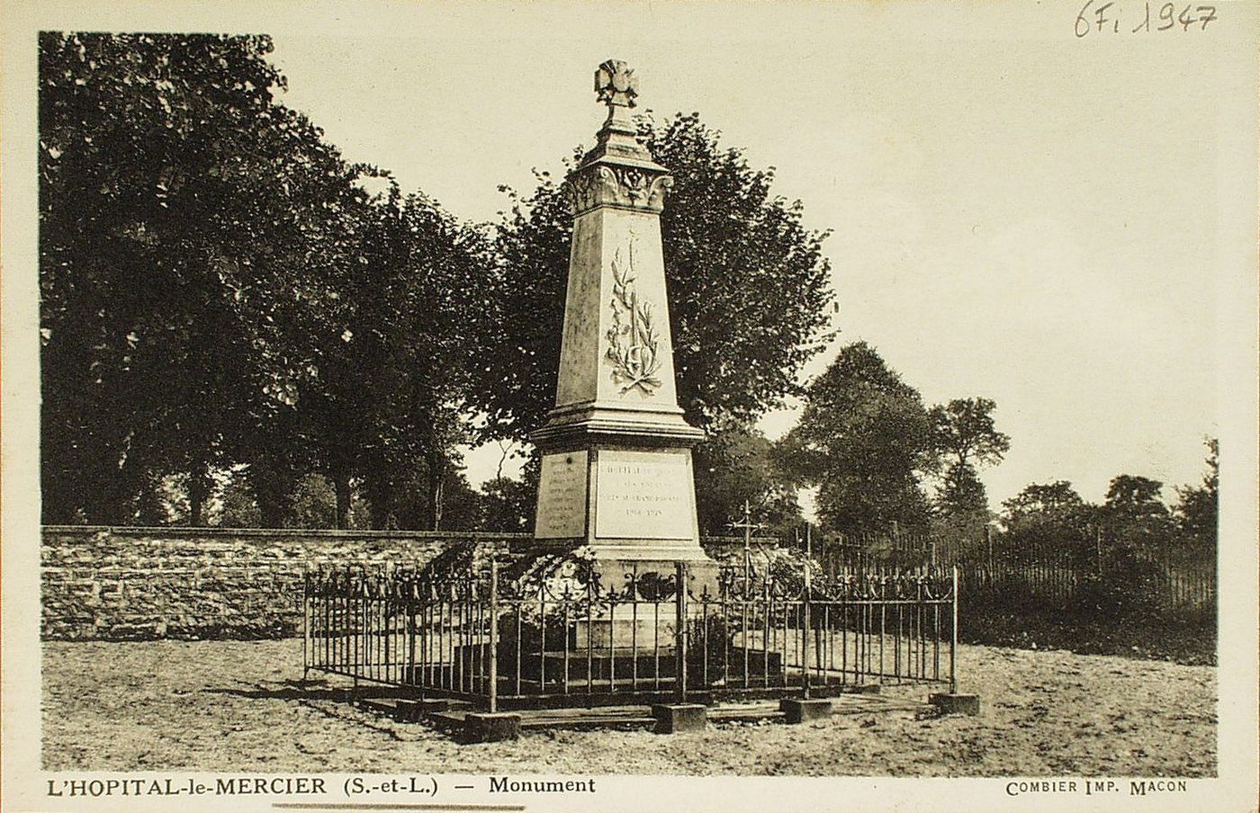 L'Hôpital-le-Mercier. Monument.