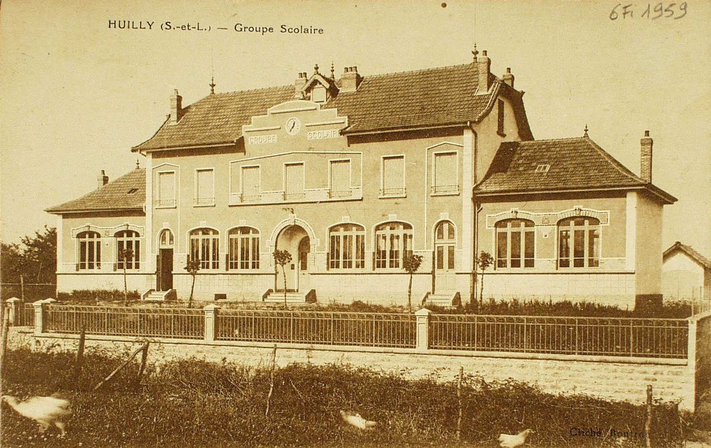 Huilly. Groupe scolaire.
