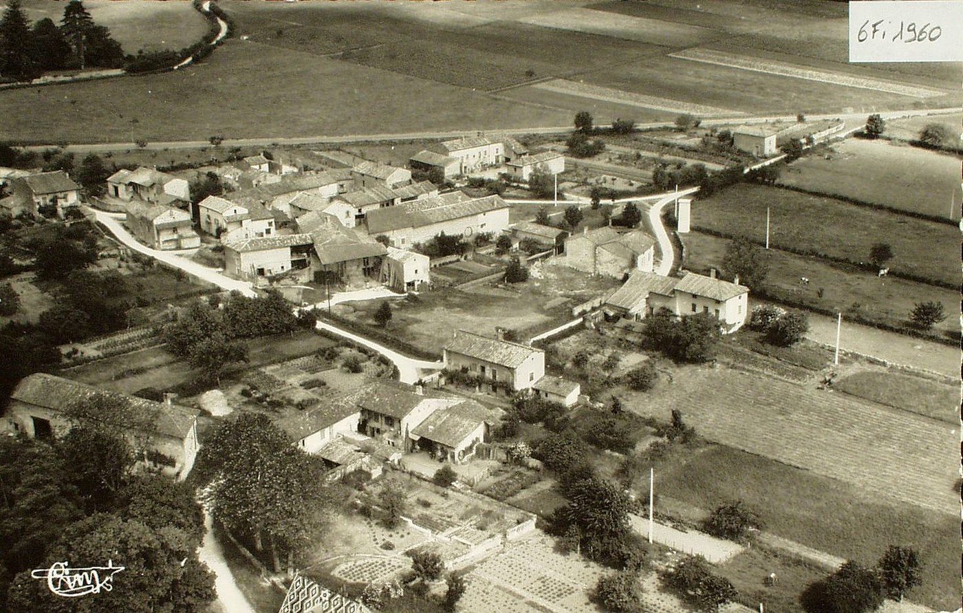 Hurigny. Vue aérienne. Hameau de la Fontaine.