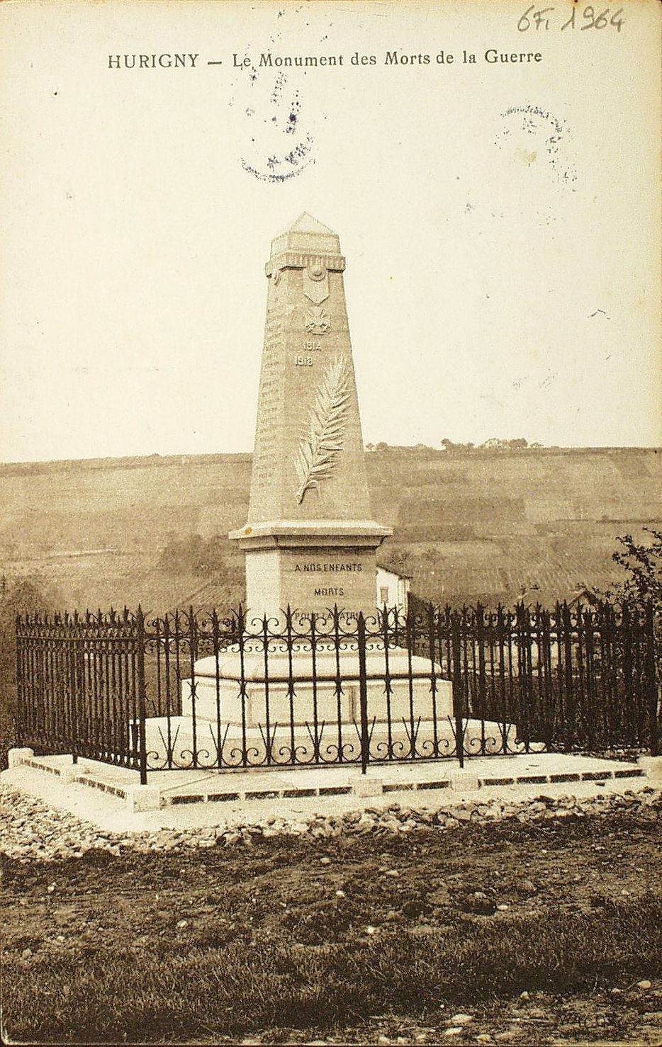 Hurigny. Le monument des morts de la guerre.