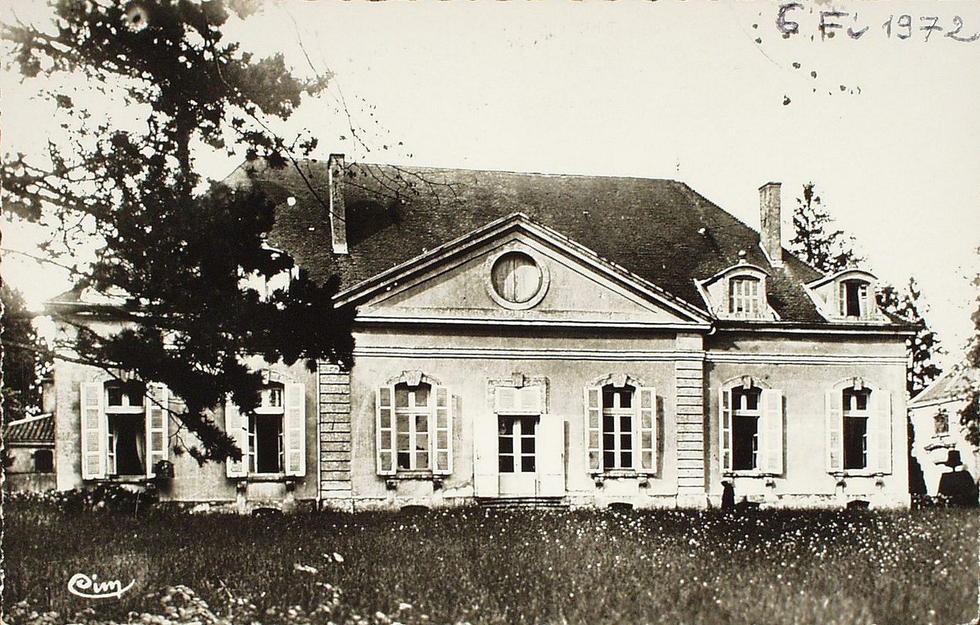 Hurigny. Le château de Leusse