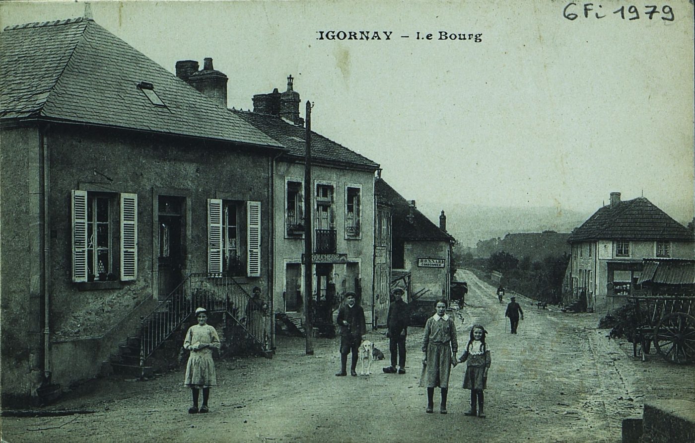 Igornay. Le bourg.