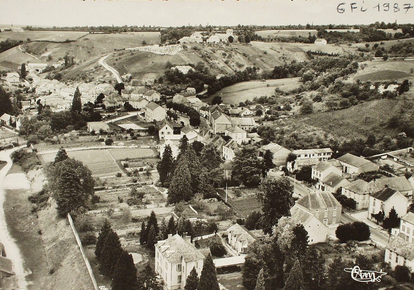 Iguerande. Vue générale aérienne.