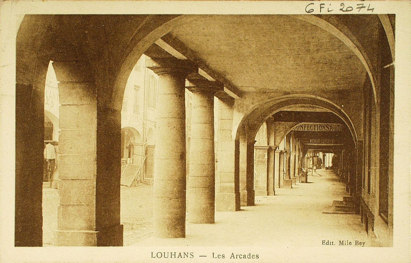 Louhans. Les arcades.
