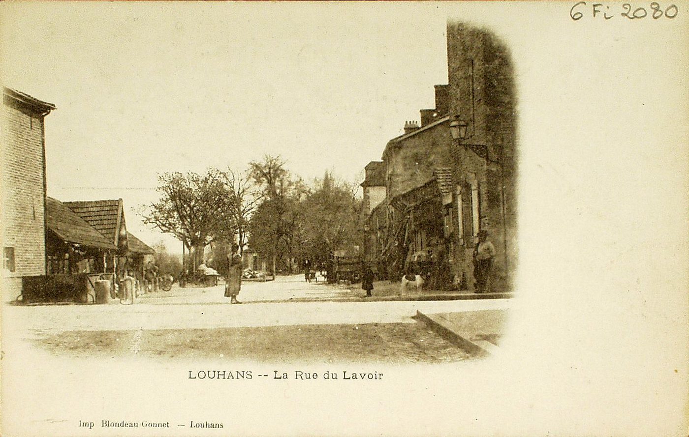 Louhans. La rue du lavoir.