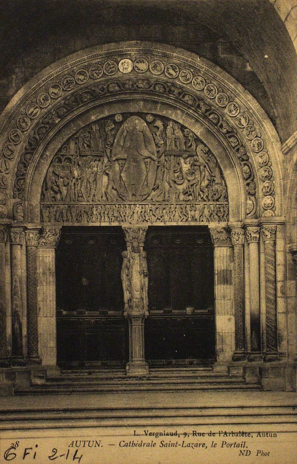 Autun. Cathédrale Saint-Lazare, le portail.